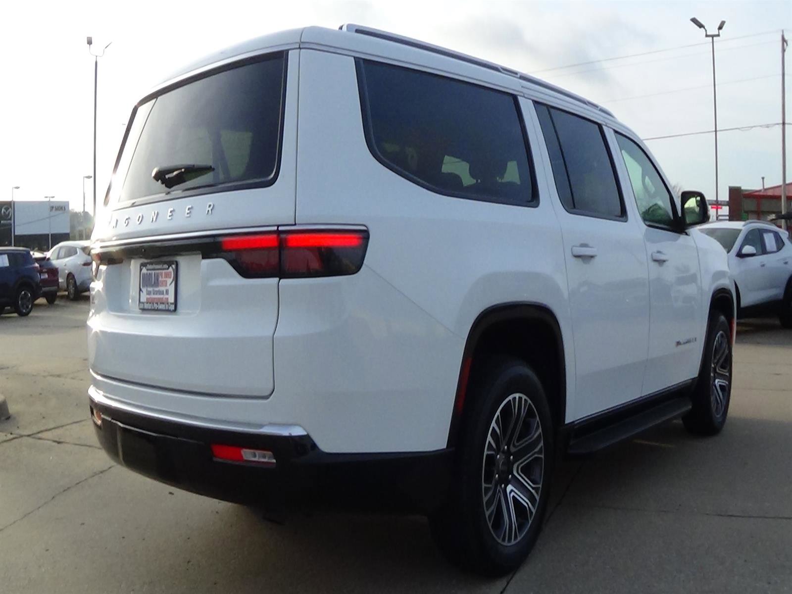 Certified 2025 Jeep Wagoneer L 4WD image 6