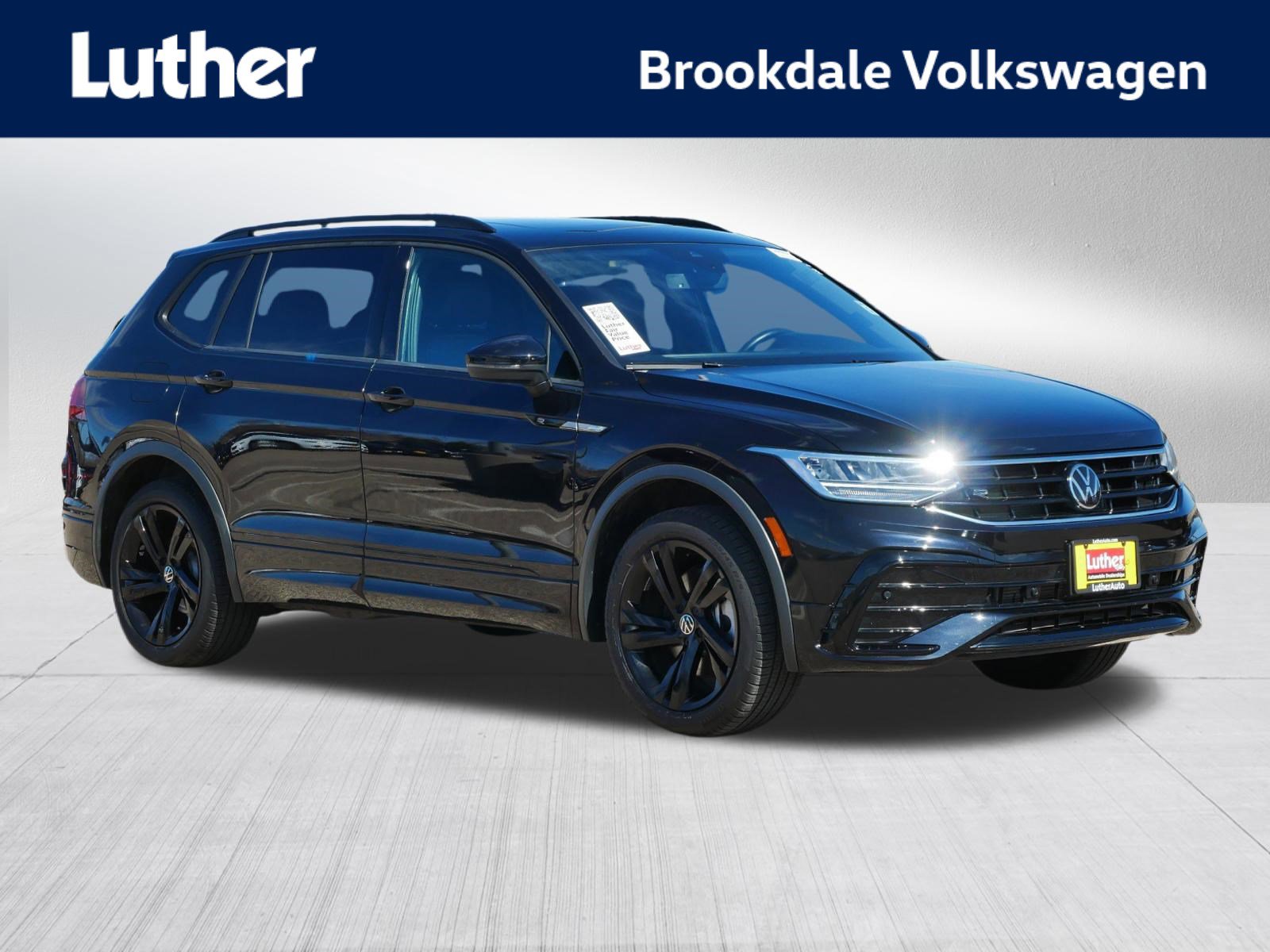 Used 2024 Volkswagen Tiguan SE R-Line w/ MDO Package, Two-Row image 1