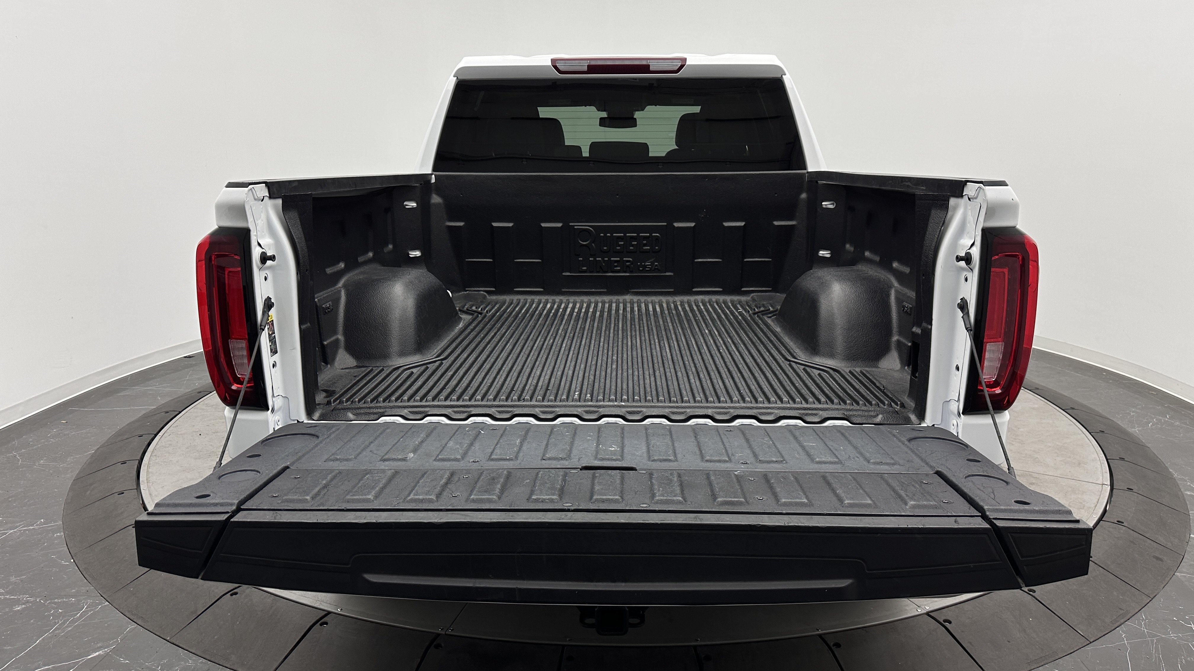 Used 2025 GMC Sierra 1500 SLT AWD/4WD image 31