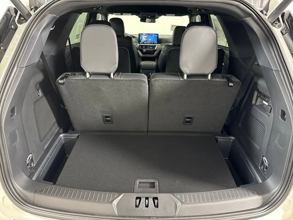 New 2025 Ford Explorer ST image 25