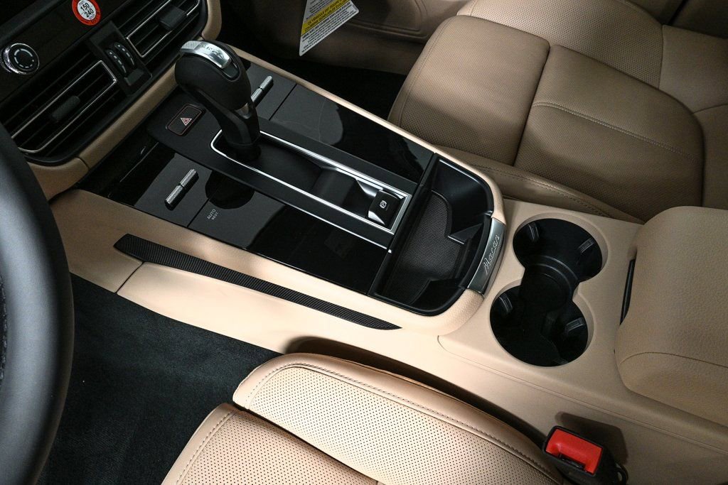 New 2026 Porsche Macan image 19