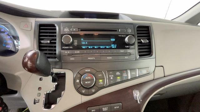 Used 2012 Toyota Sienna XLE FWD image 32