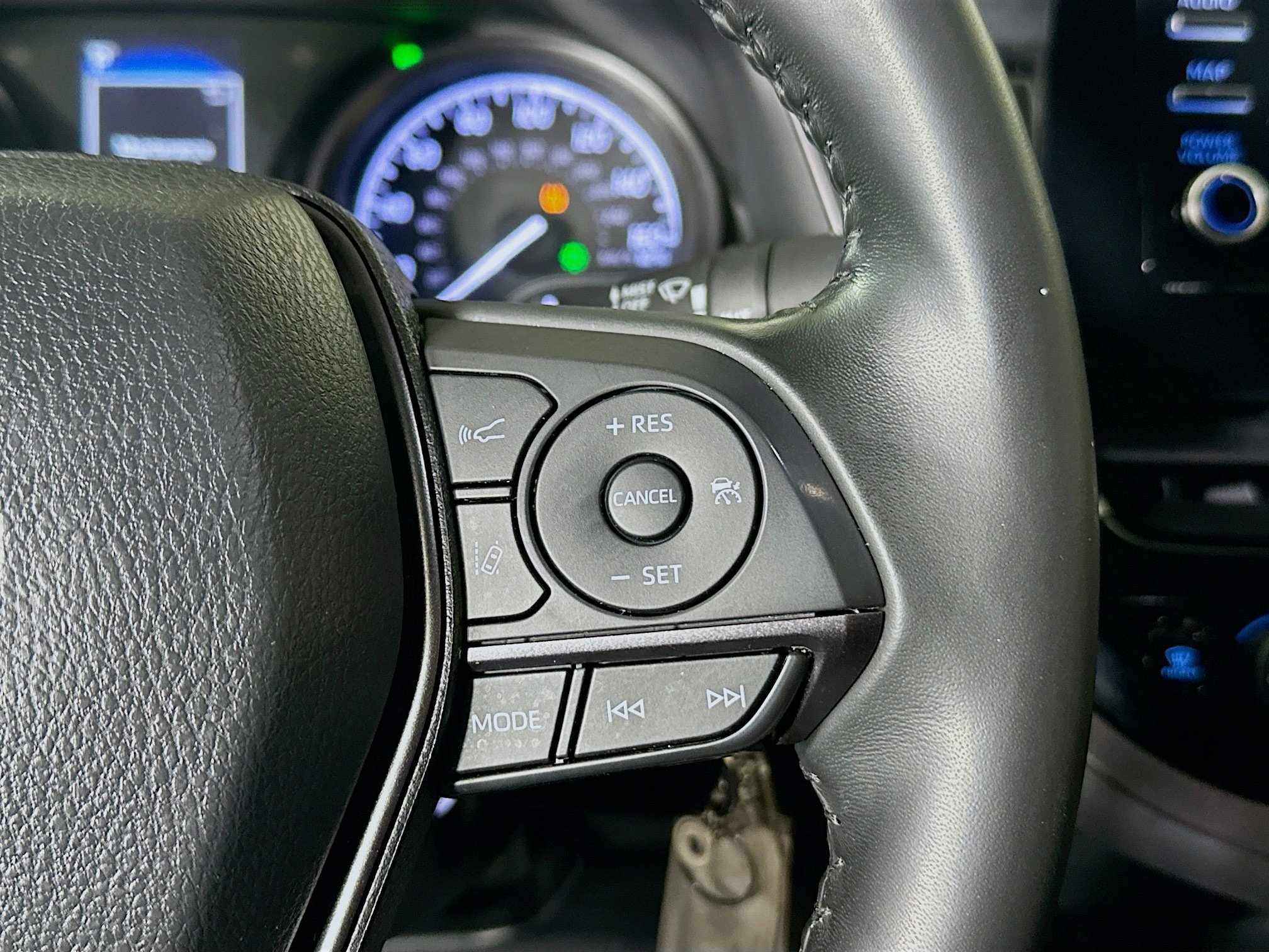 Used 2024 Toyota Camry SE image 17