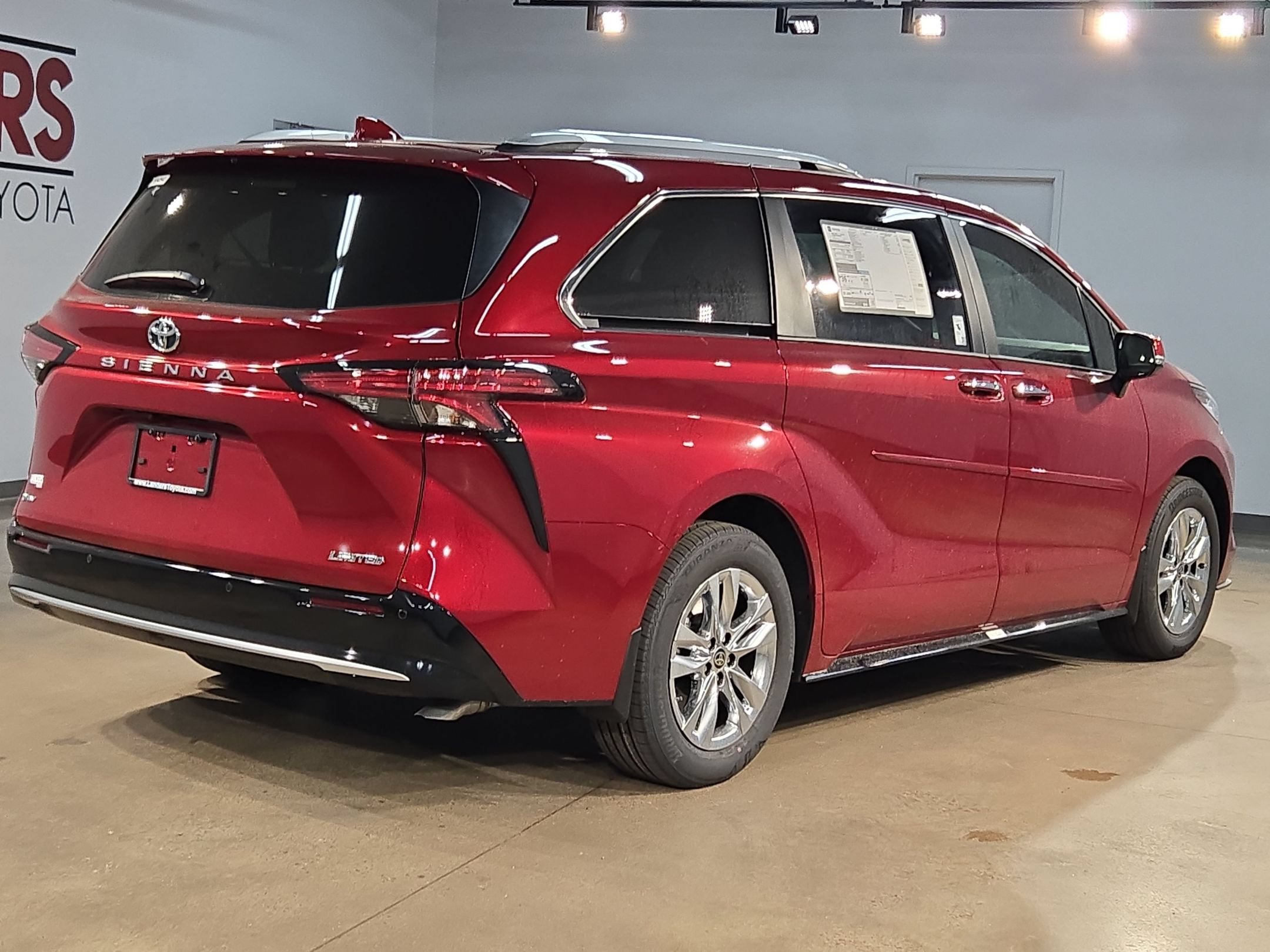 New 2026 Toyota Sienna Limited FWD image 7