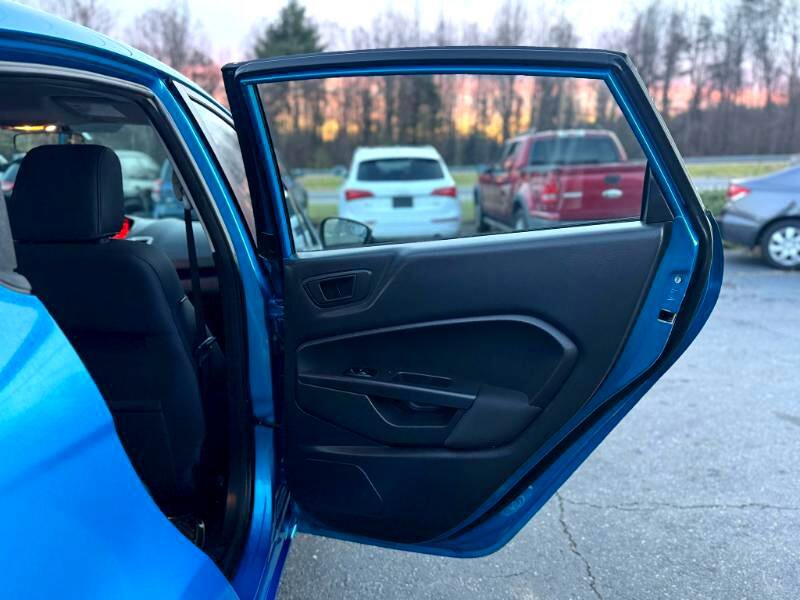 Used 2012 Ford Fiesta SE image 15