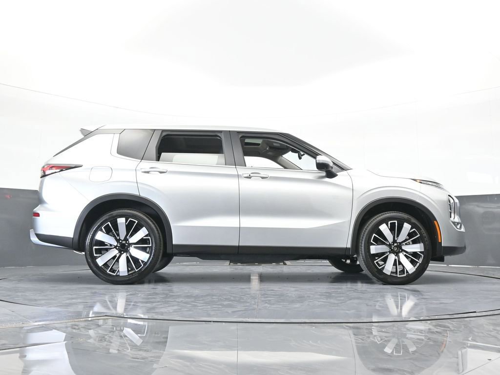 New 2026 Mitsubishi Outlander SE FWD image 62