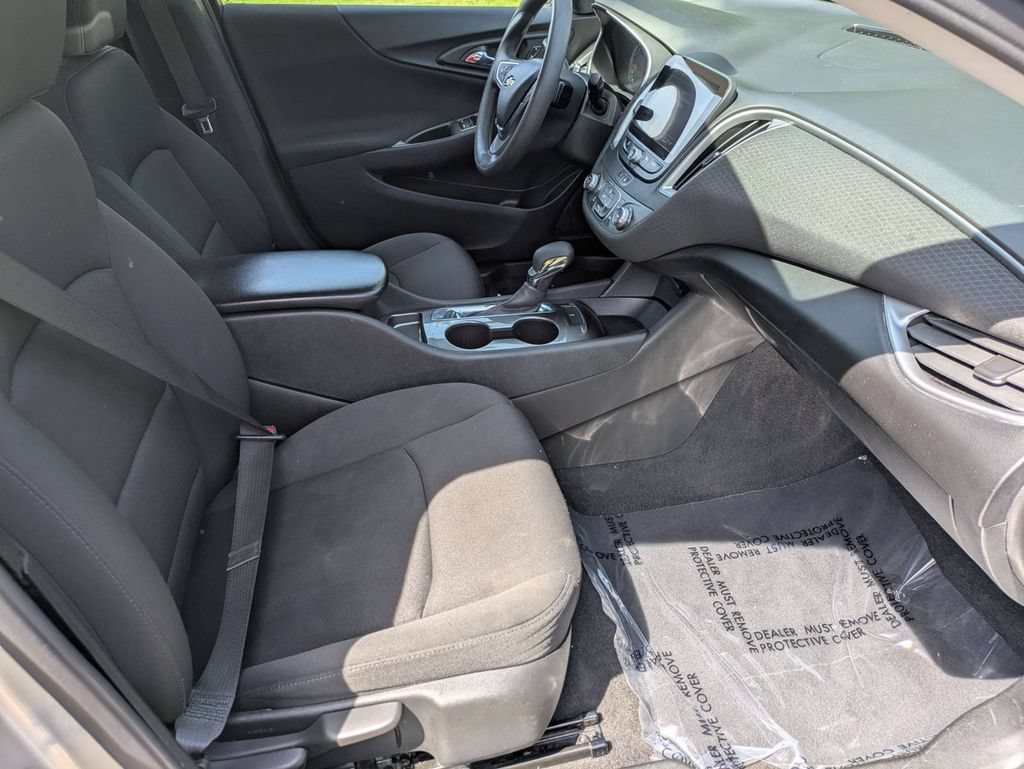 Used 2021 Chevrolet Malibu LS FWD image 31