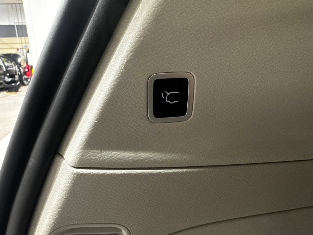 Used 2020 Chrysler Pacifica Touring w/ Advanced Safetytec Group FWD image 42