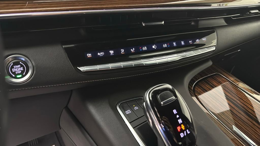 Used 2022 Cadillac Escalade Luxury image 22