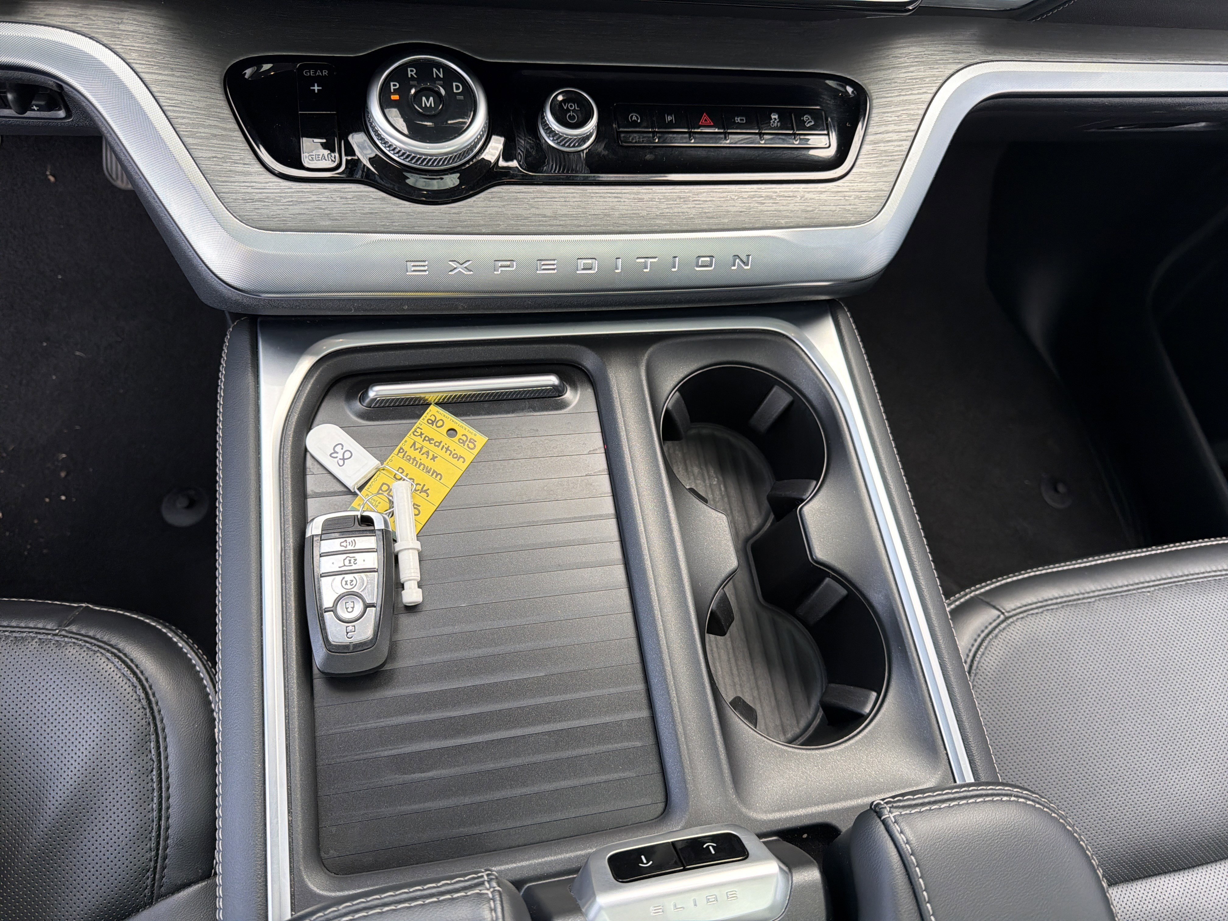 Used 2025 Ford Expedition Max Platinum AWD/4WD image 46