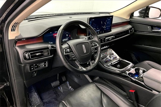Used 2023 Lincoln Nautilus Reserve w/ Monochromatic Package image 13