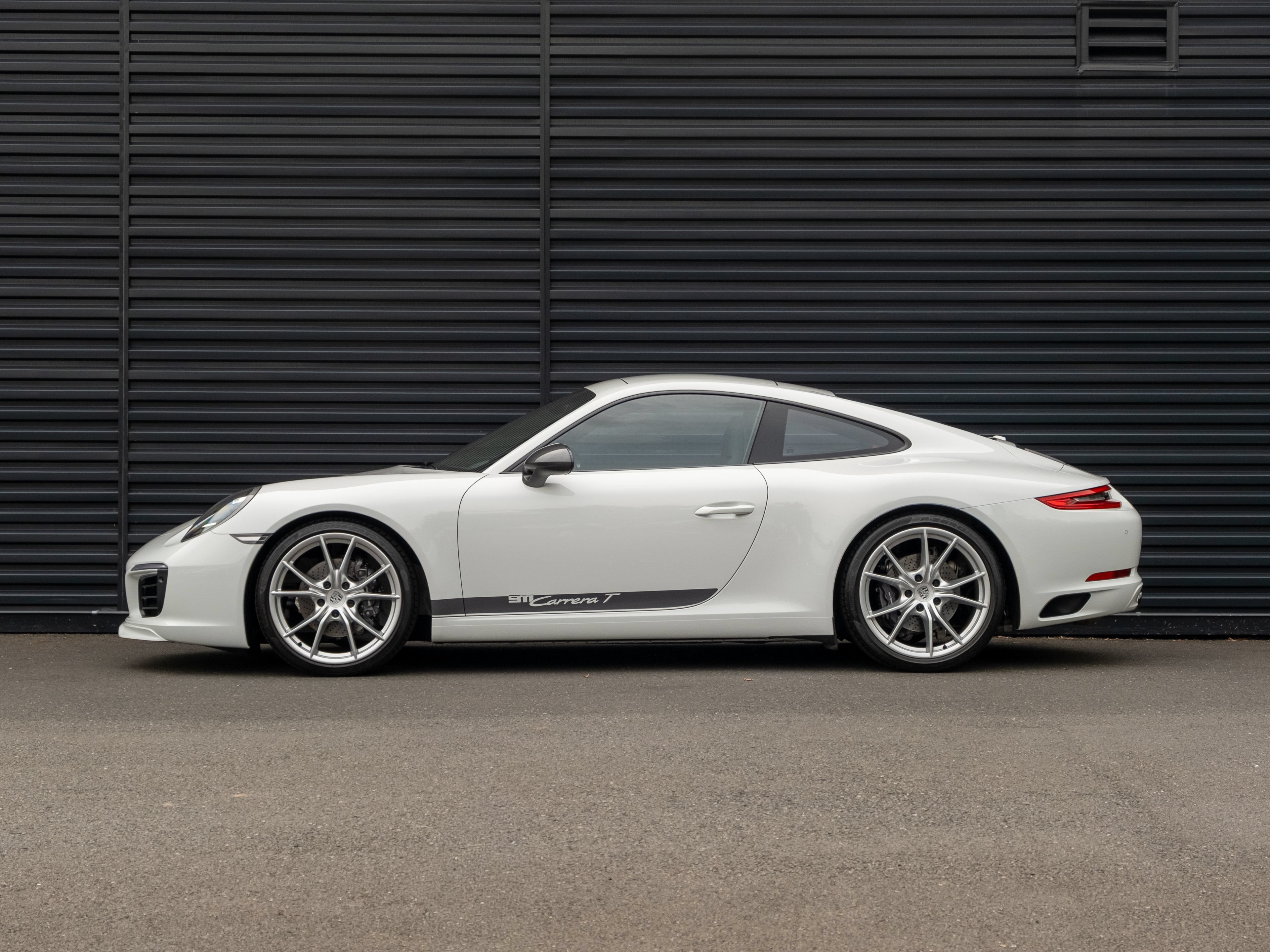 Certified 2019 Porsche 911 Carrera T RWD image 2