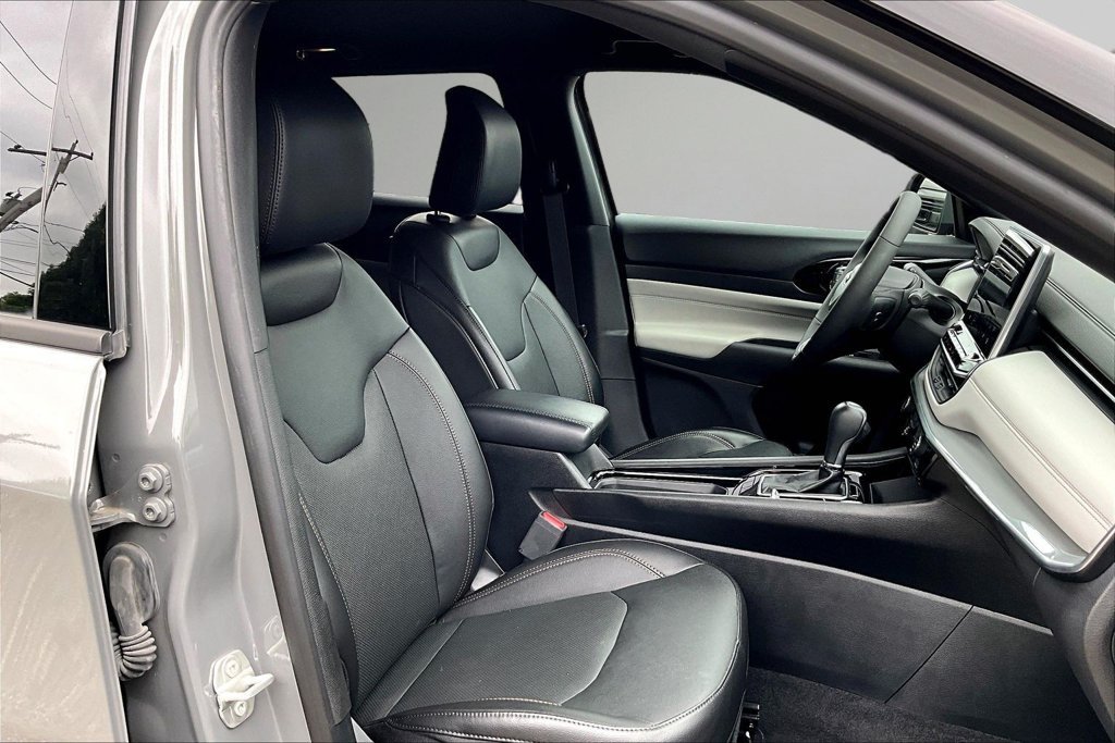 Used 2023 Jeep Compass Limited AWD/4WD image 30