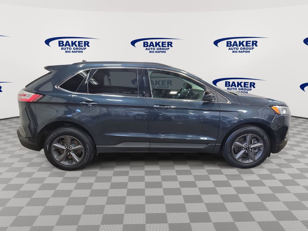 Used 2022 Ford Edge SEL w/ Sport Appearance Package AWD/4WD image 2