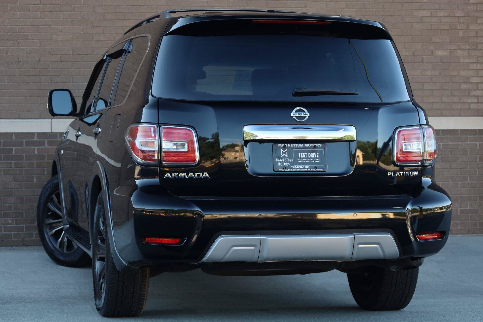 Used 2017 Nissan Armada Platinum RWD image 11