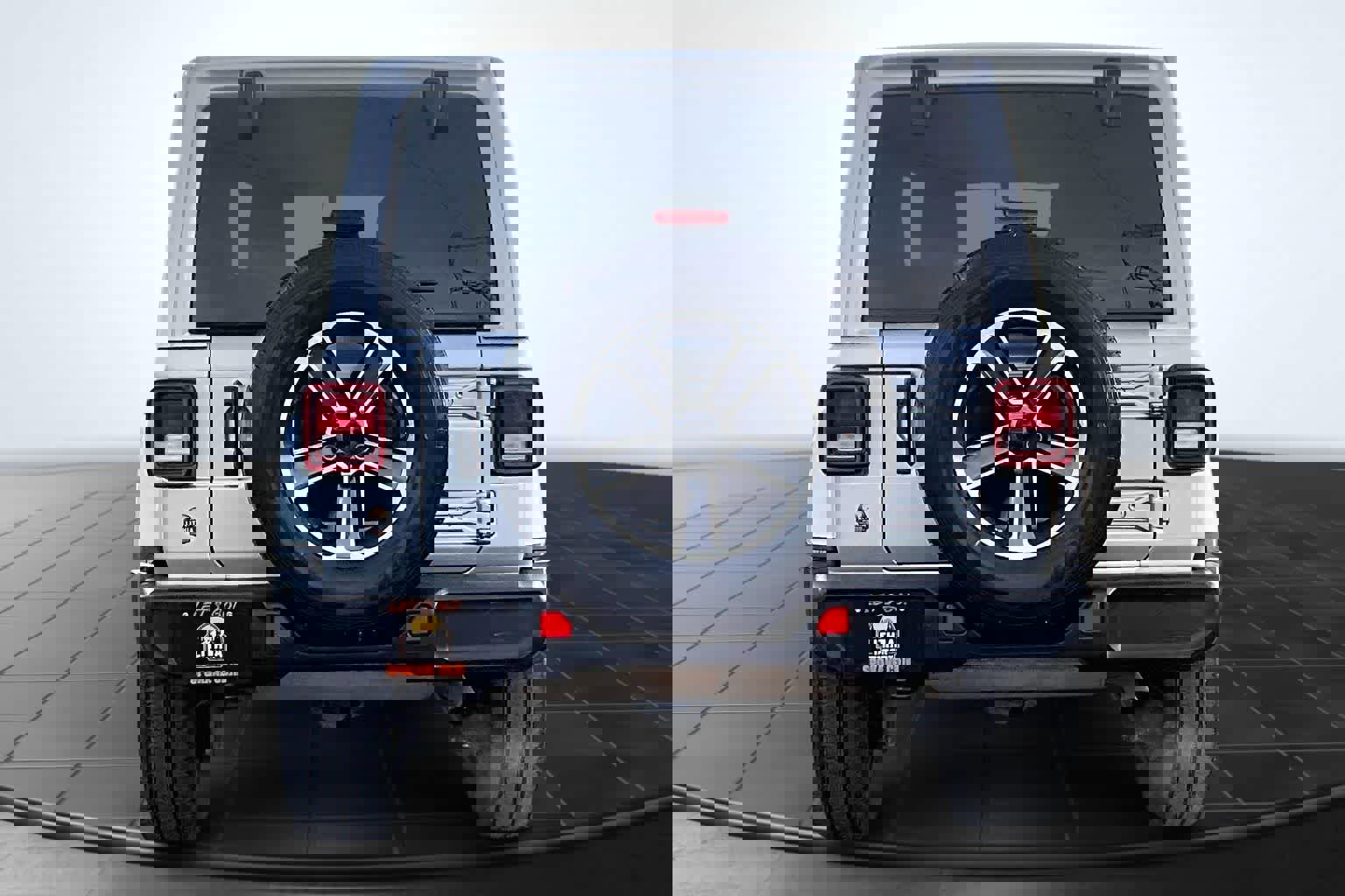 Used 2023 Jeep Wrangler Sahara image 5