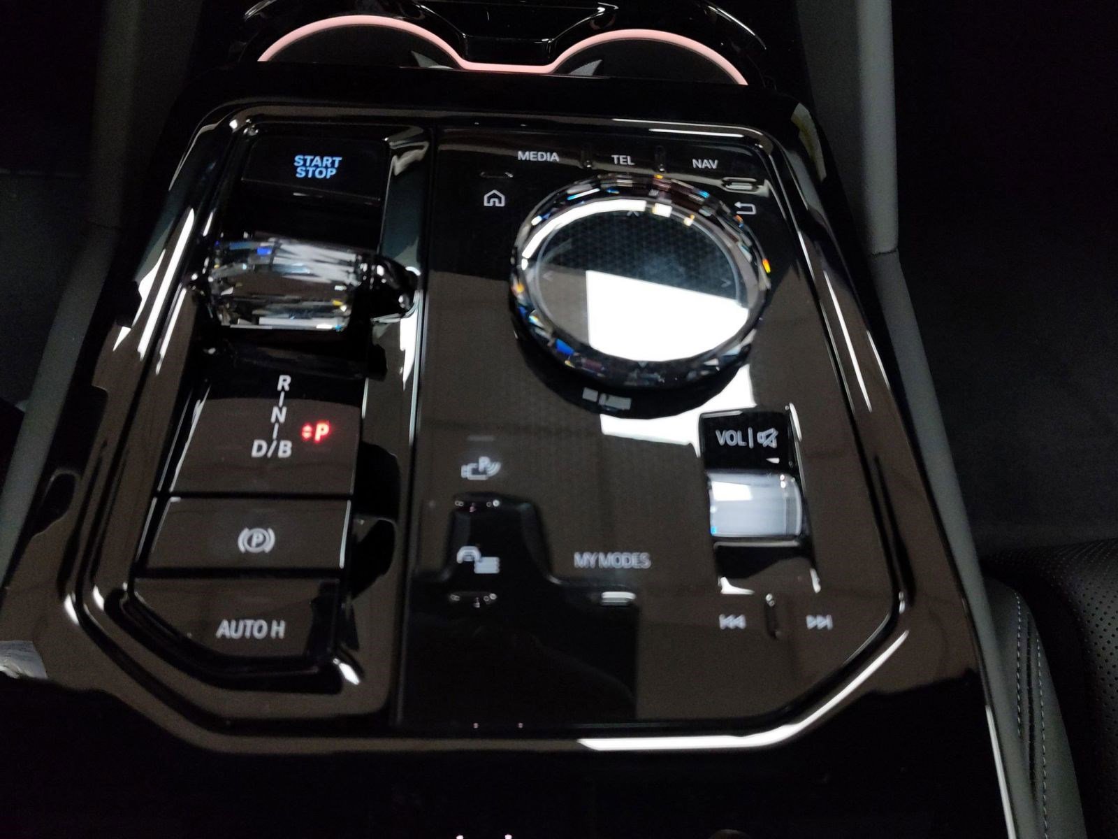 New 2026 BMW i5 eDrive40 w/ Executive Package image 16