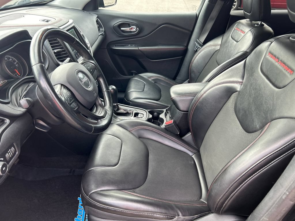 Used 2019 Jeep Cherokee Trailhawk w/ Cold Weather Group AWD/4WD image 11