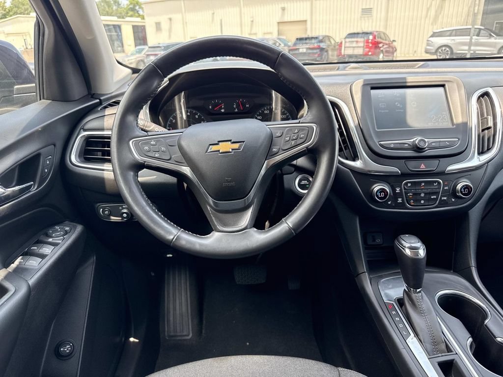 Used 2018 Chevrolet Equinox LT FWD image 17