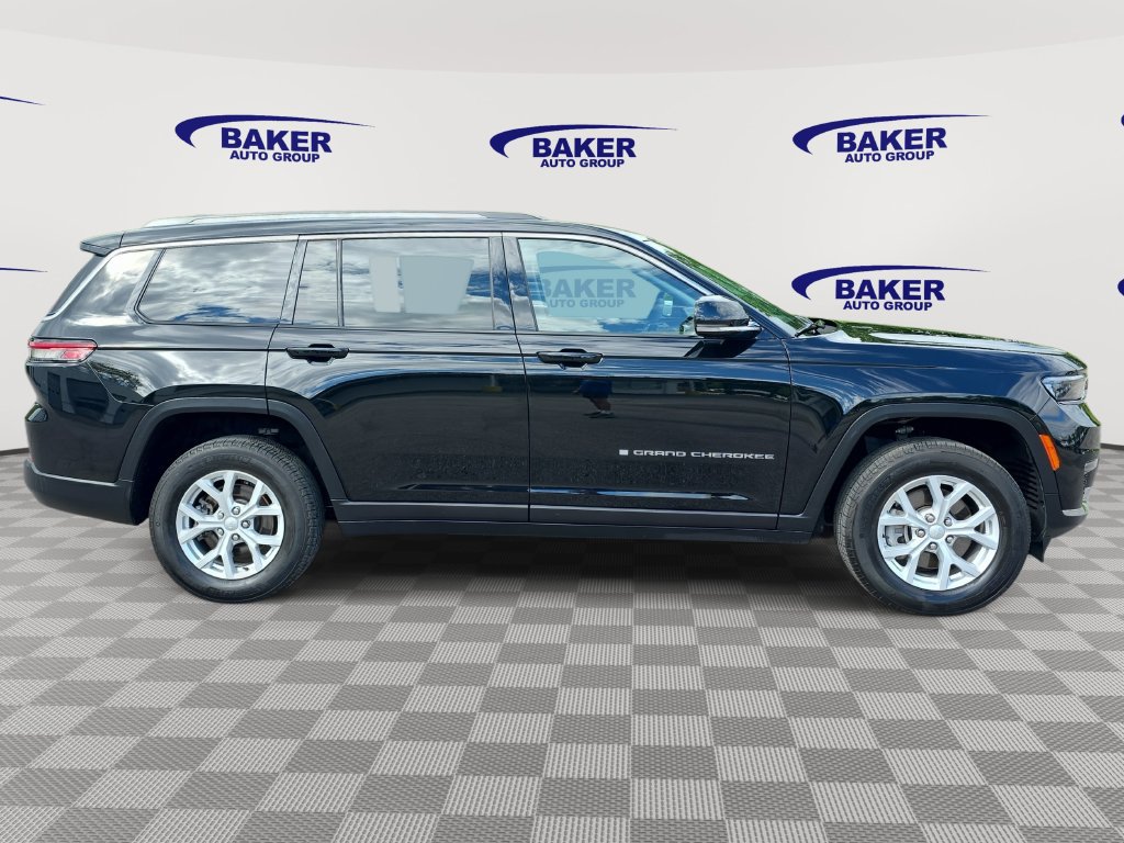 Used 2023 Jeep Grand Cherokee L Limited AWD/4WD image 2