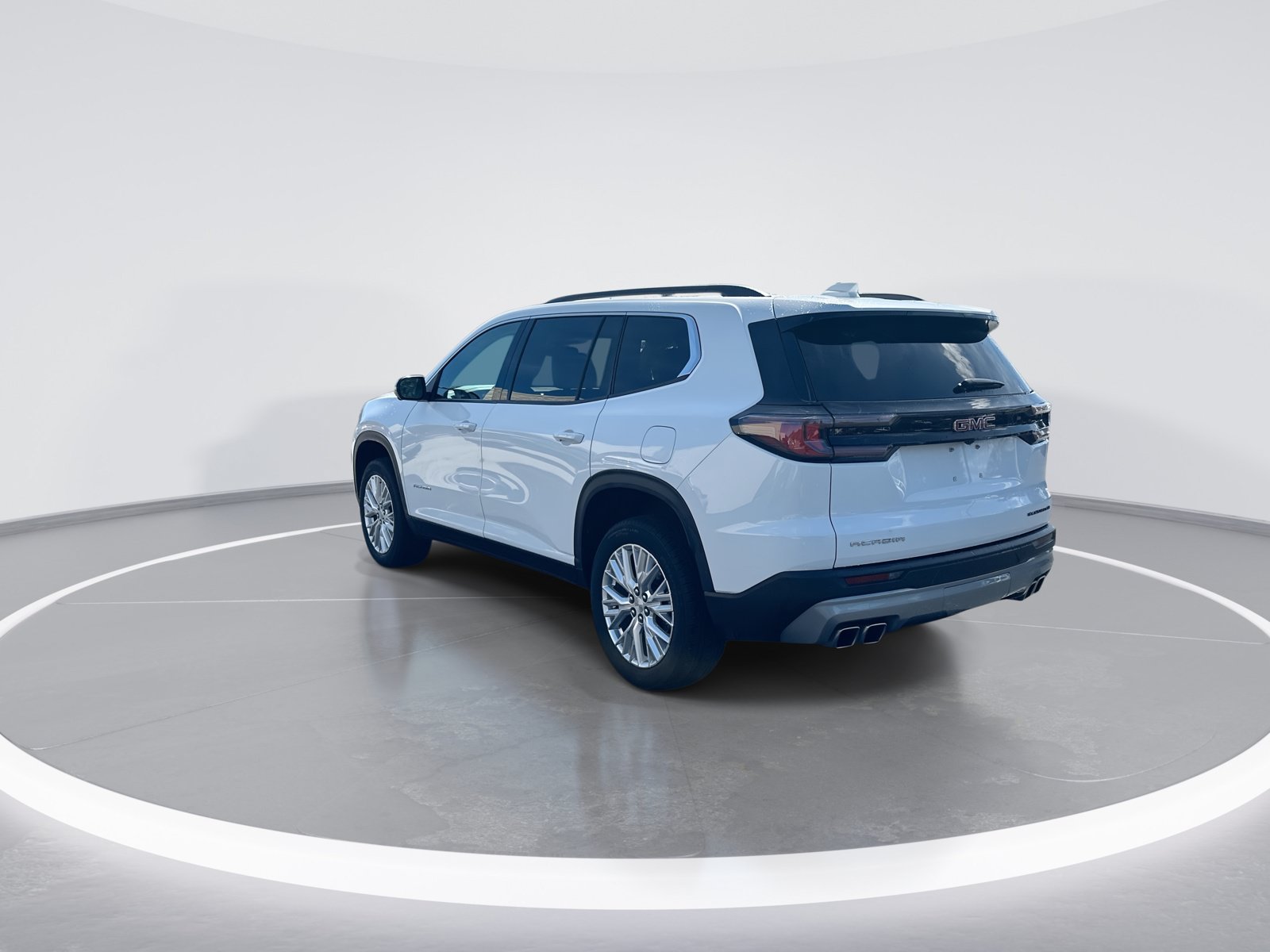Used 2024 GMC Acadia Elevation w/ Luxury Package FWD image 7