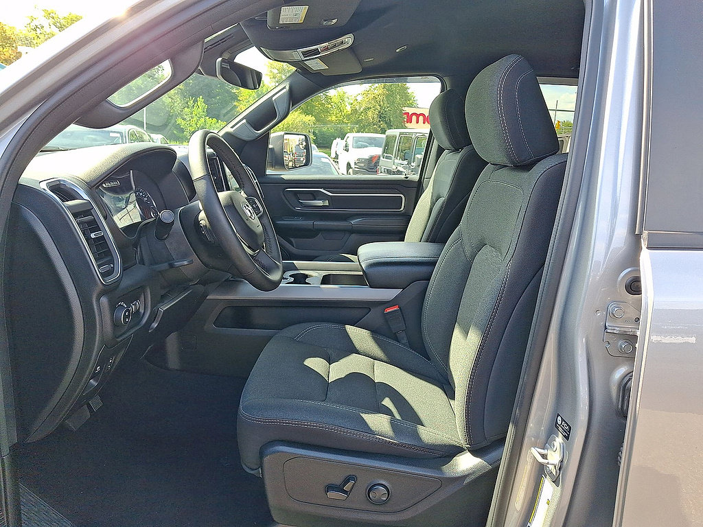 Used 2025 RAM 1500 Big Horn AWD/4WD image 17