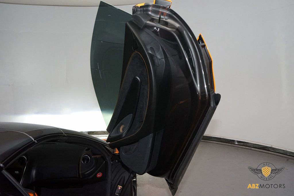 Used 2018 McLaren 570S Spider image 11