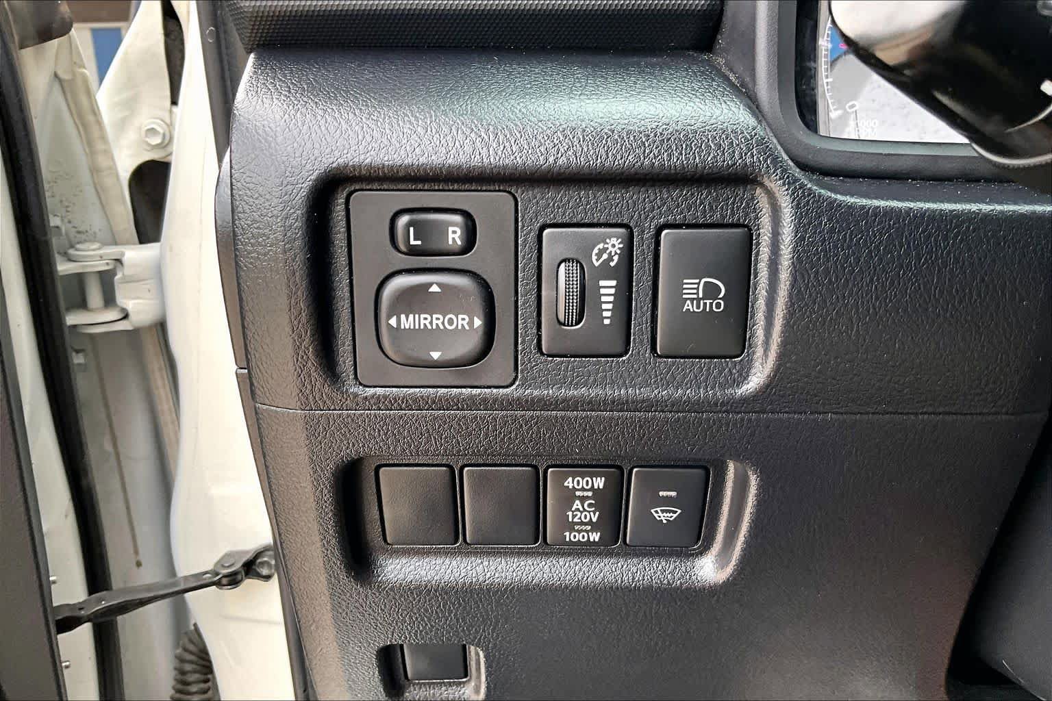 Used 2022 Toyota 4Runner SR5 Premium AWD/4WD image 33