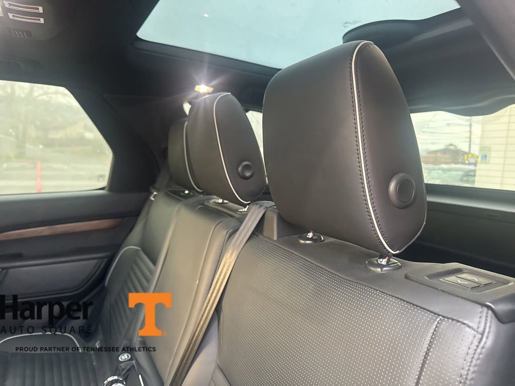 Used 2017 Land Rover Discovery HSE Luxury image 9