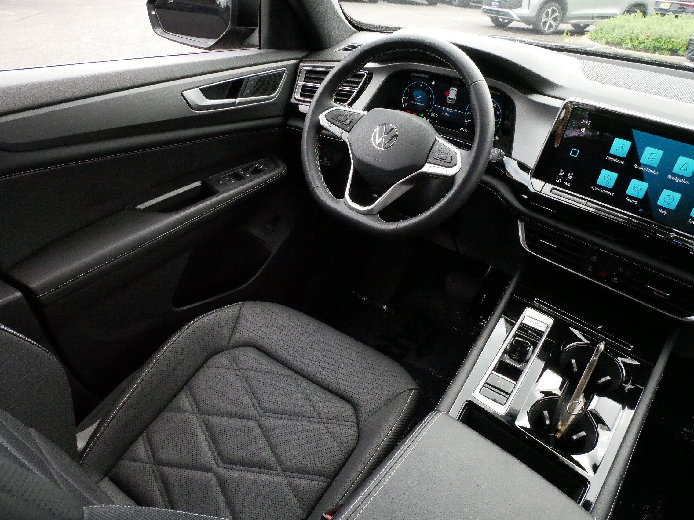 Certified 2024 Volkswagen Atlas Cross Sport SE w/ Panoramic Sunroof Package AWD/4WD image 9