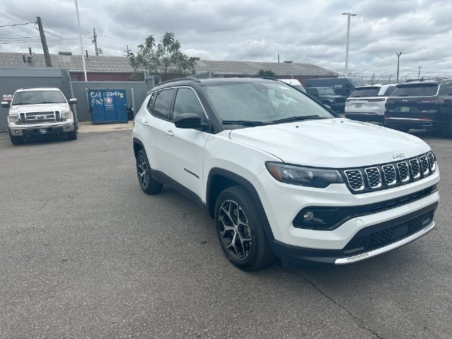 Used 2024 Jeep Compass Limited AWD/4WD image 12