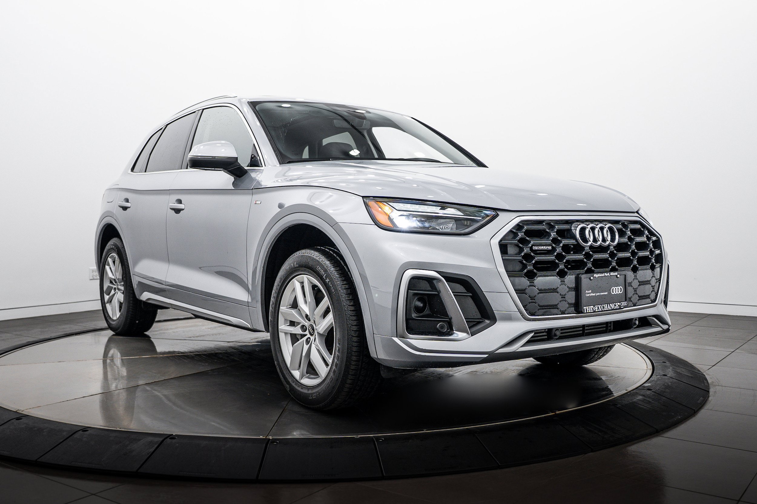 Certified 2023 Audi Q5 2.0T Premium w/ Convenience Package AWD/4WD image 2