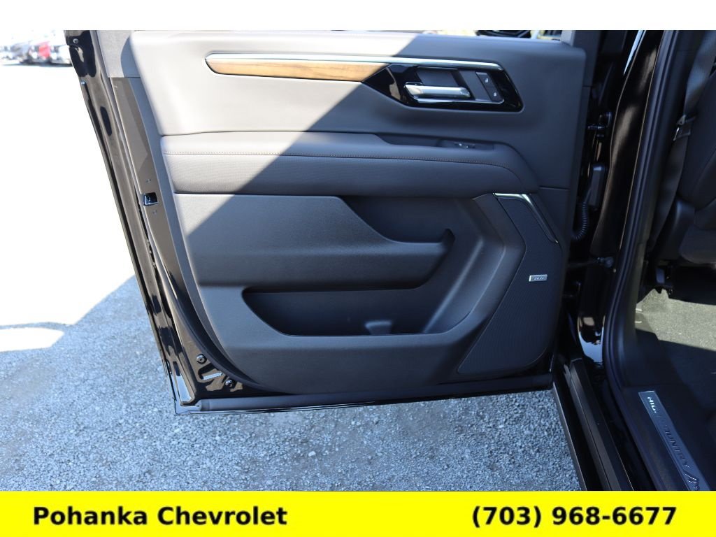 New 2026 Chevrolet Suburban High Country AWD/4WD image 25