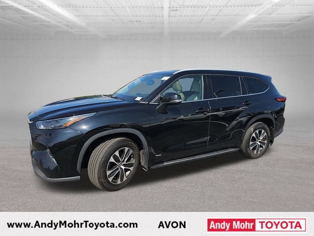 Used 2022 Toyota Highlander XLE AWD/4WD image 4