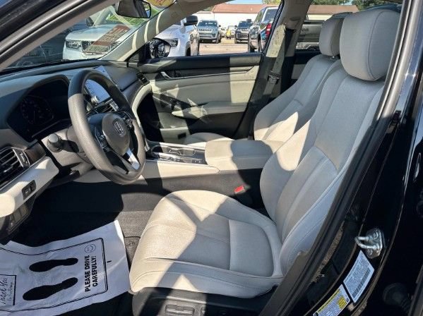 Used 2018 Honda Accord EX image 12