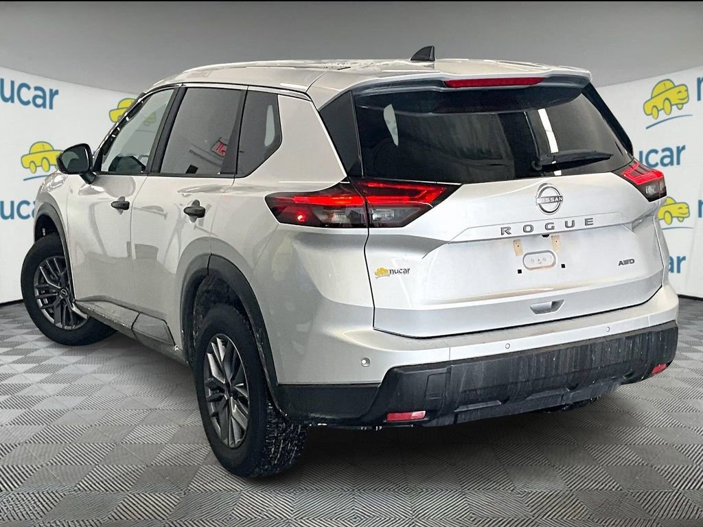 Used 2024 Nissan Rogue S image 4