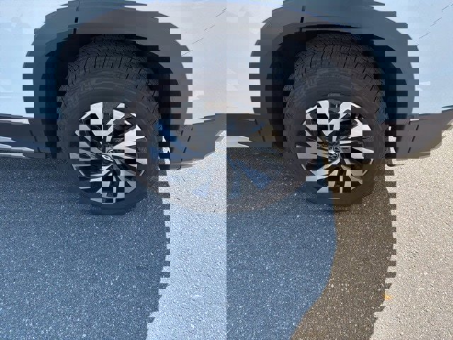 Used 2025 Volkswagen Tiguan S image 13