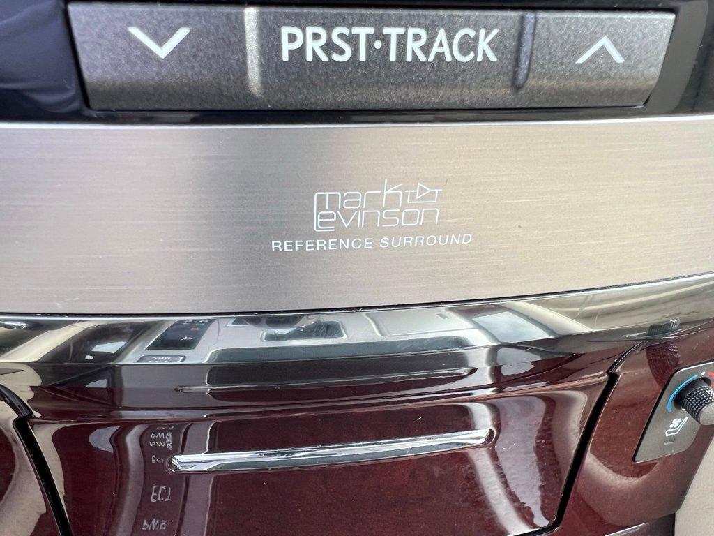 Used 2013 Lexus LX 570 4WD w/ Luxury Pkg image 47