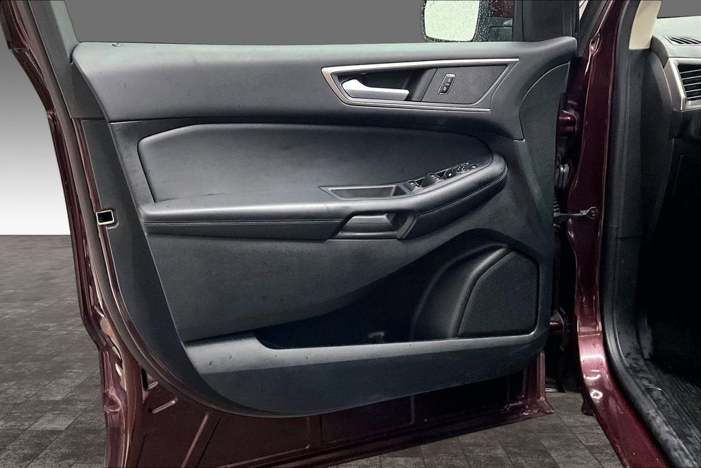 Used 2024 Ford Edge SEL w/ Convenience Package image 12