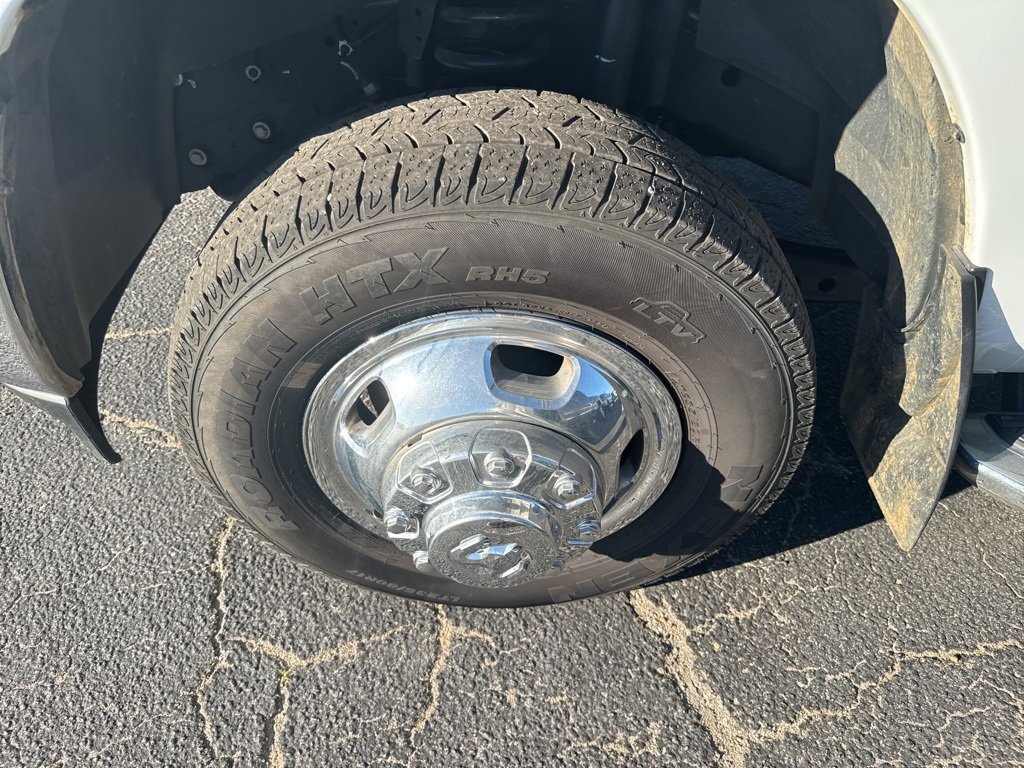 Used 2024 RAM 3500 Tradesman w/ Chrome Appearance Group image 16