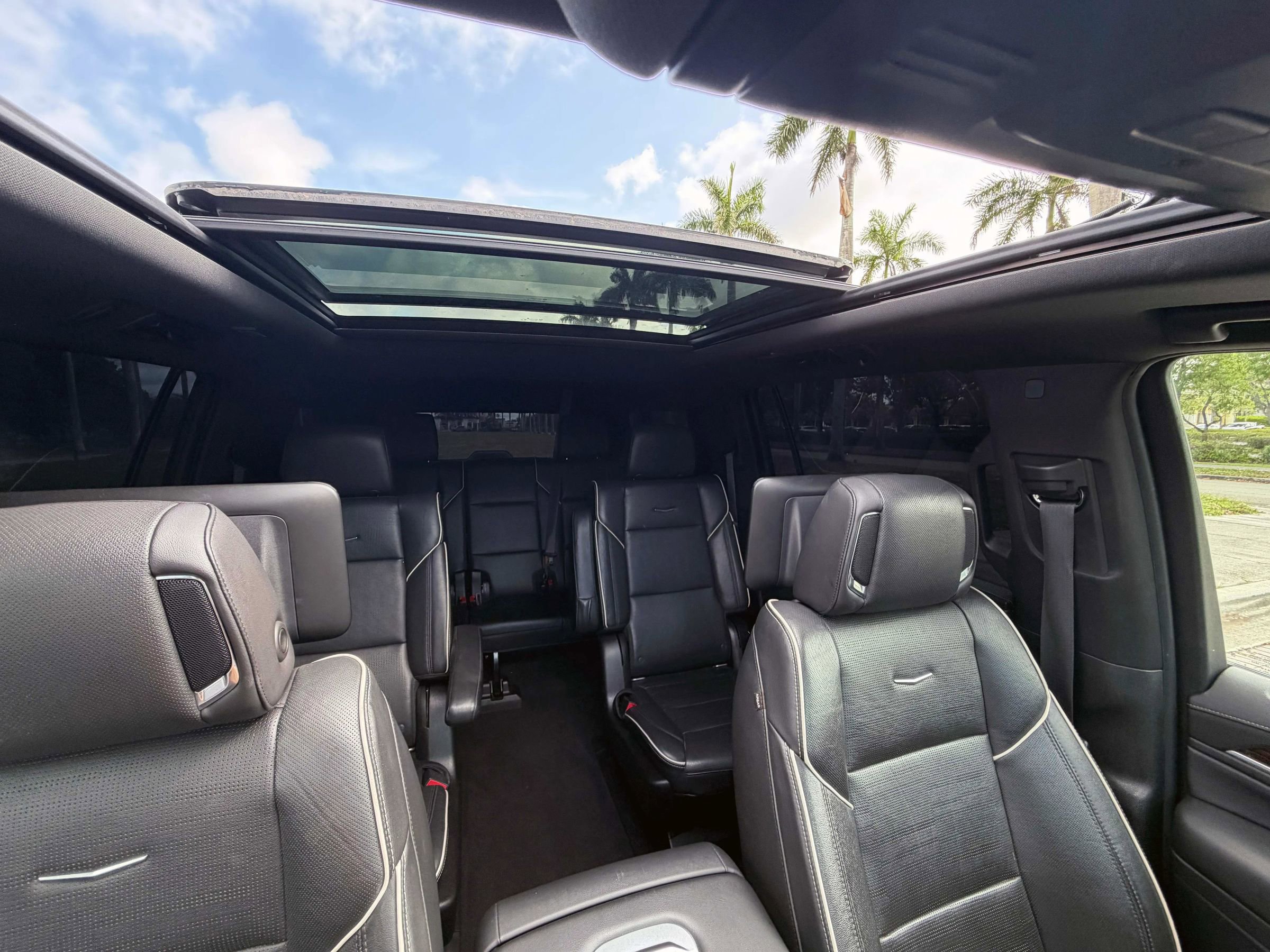 Used 2021 Cadillac Escalade ESV Premium Luxury w/ Performance Package RWD image 39
