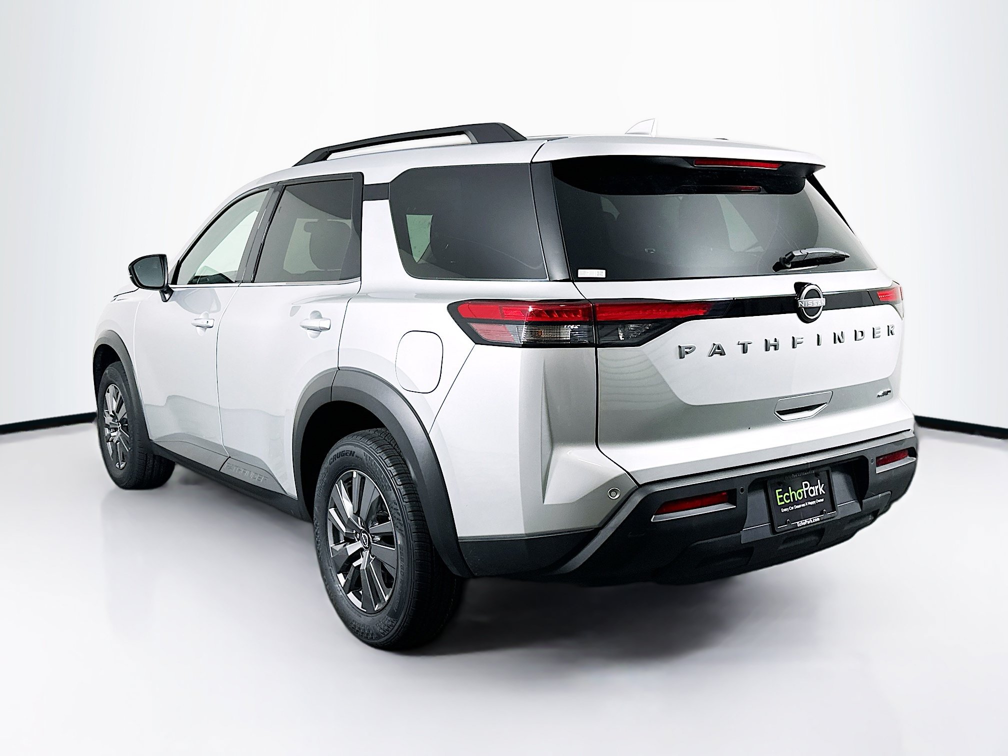 Used 2025 Nissan Pathfinder SV AWD/4WD image 5