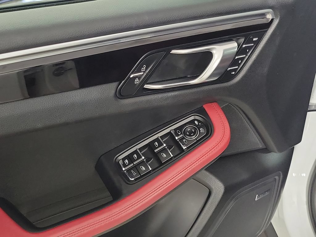 Used 2021 Porsche Macan S AWD/4WD image 20