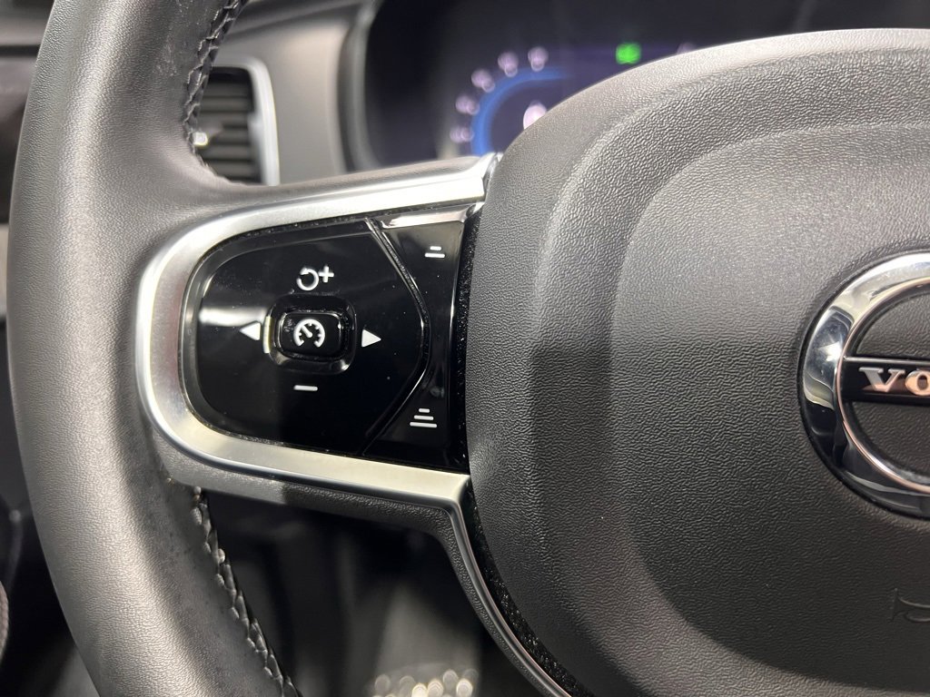 Used 2024 Volvo XC90 B6 Ultimate w/ Protection Package Premier image 23