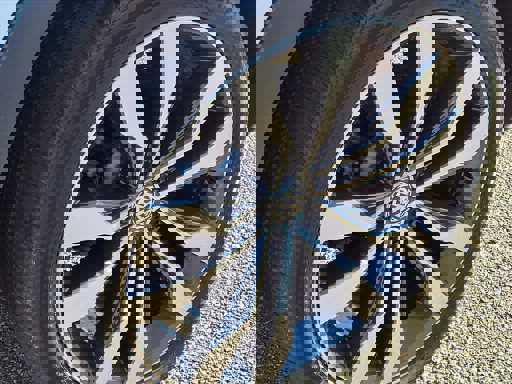 Used 2021 Volkswagen Tiguan SEL Premium R-Line w/ 3rd Row Seat Package image 23