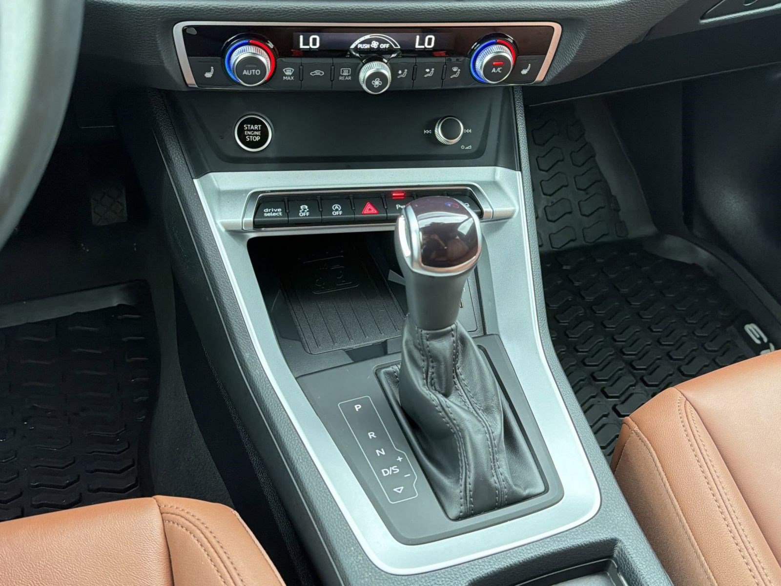 Certified 2025 Audi Q3 2.0T Premium w/ Convenience Package AWD/4WD image 17