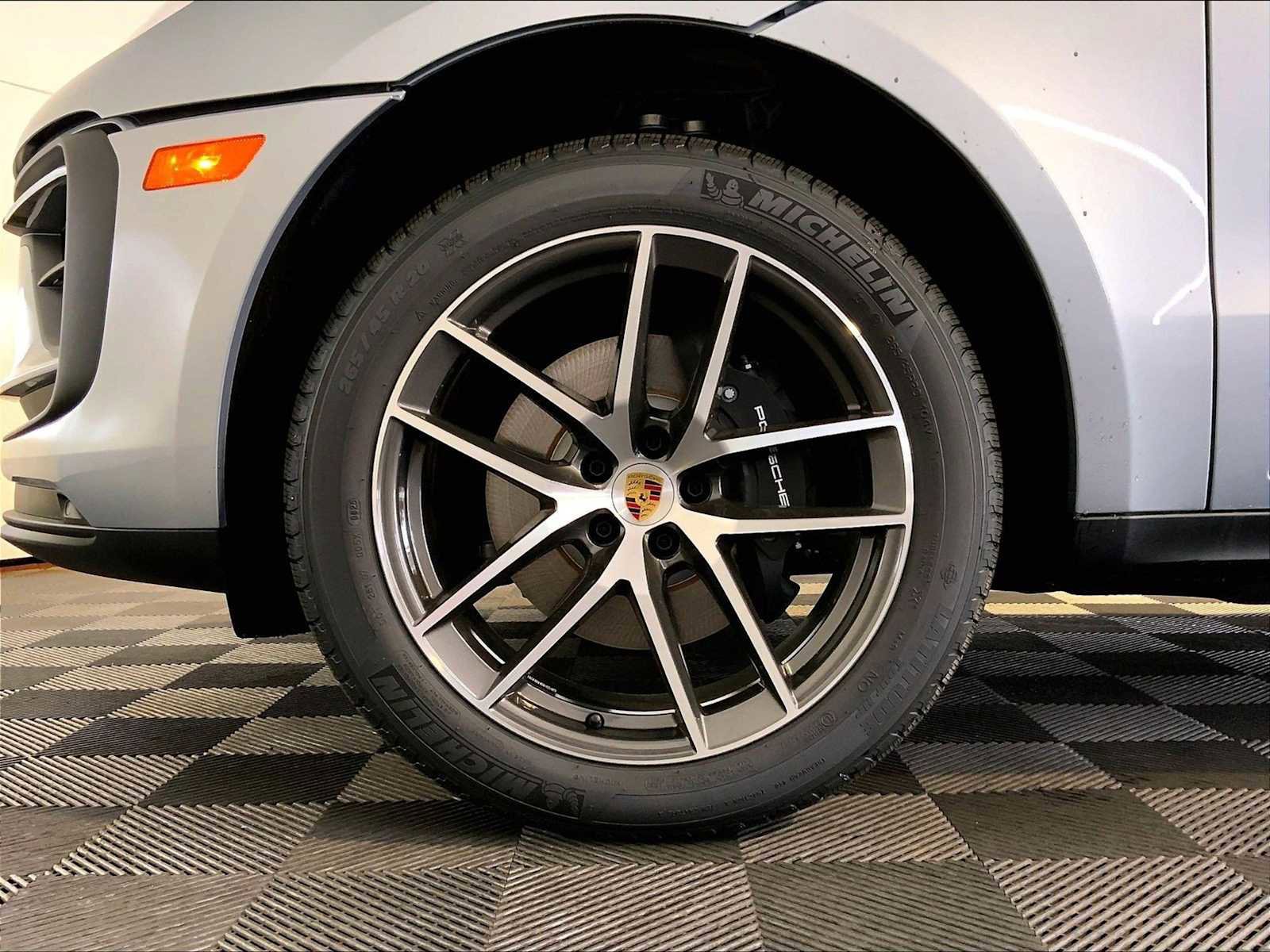 New 2025 Porsche Macan image 11