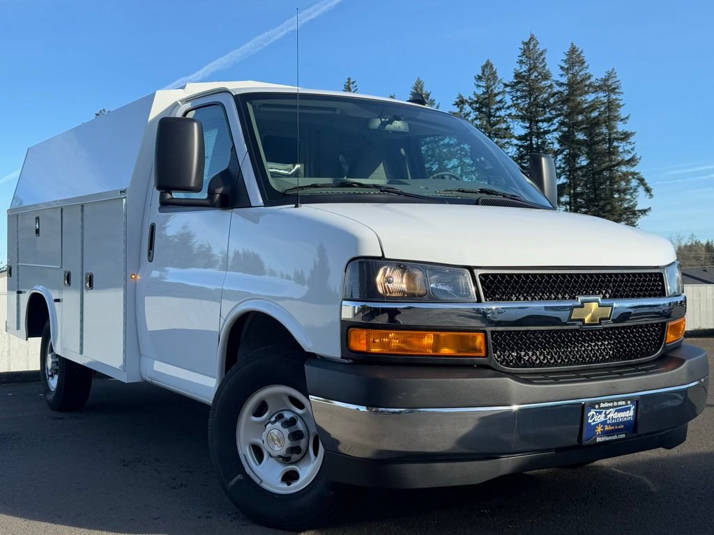 New 2024 Chevrolet Express 3500 w/ Power Convenience Package RWD image 6