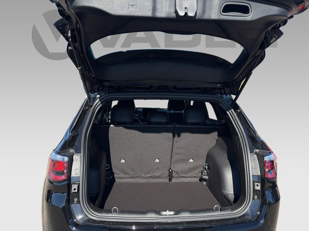 New 2026 Jeep Compass Latitude image 20