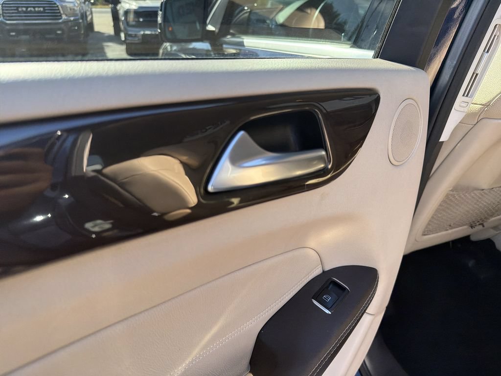 Used 2018 Mercedes-Benz GLS 450 4MATIC w/ Premium Package image 20